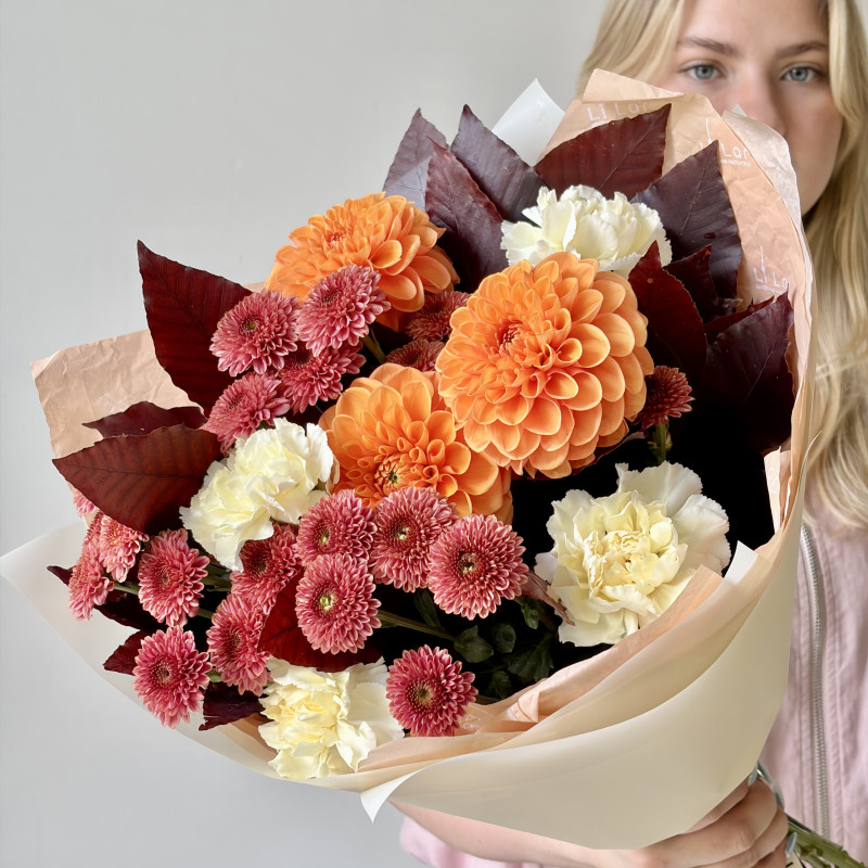Осенний букет с хризантемами и георгинами #1179