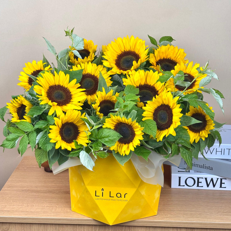 Фермерские подсолнухи в шляпной коробке #70